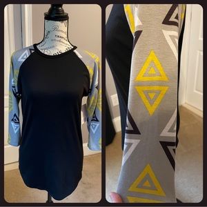 RANDY BY LULAROE T-SHIRT.            B-188